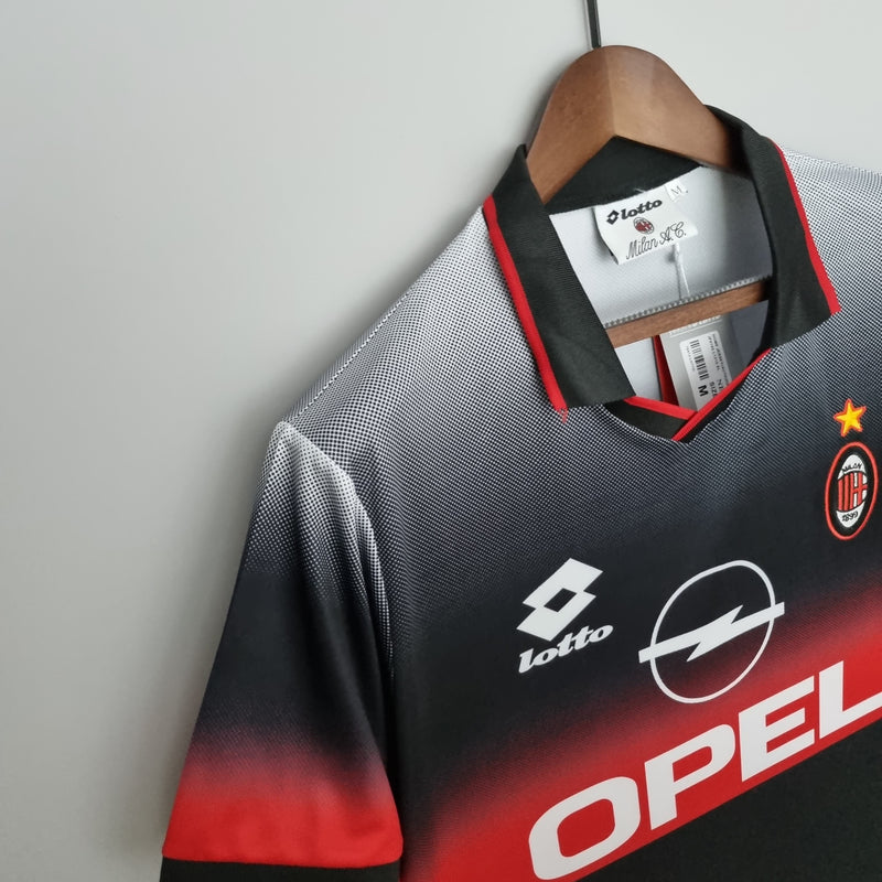 AC MILAN 95/96 TREINO II homem (RETRO)