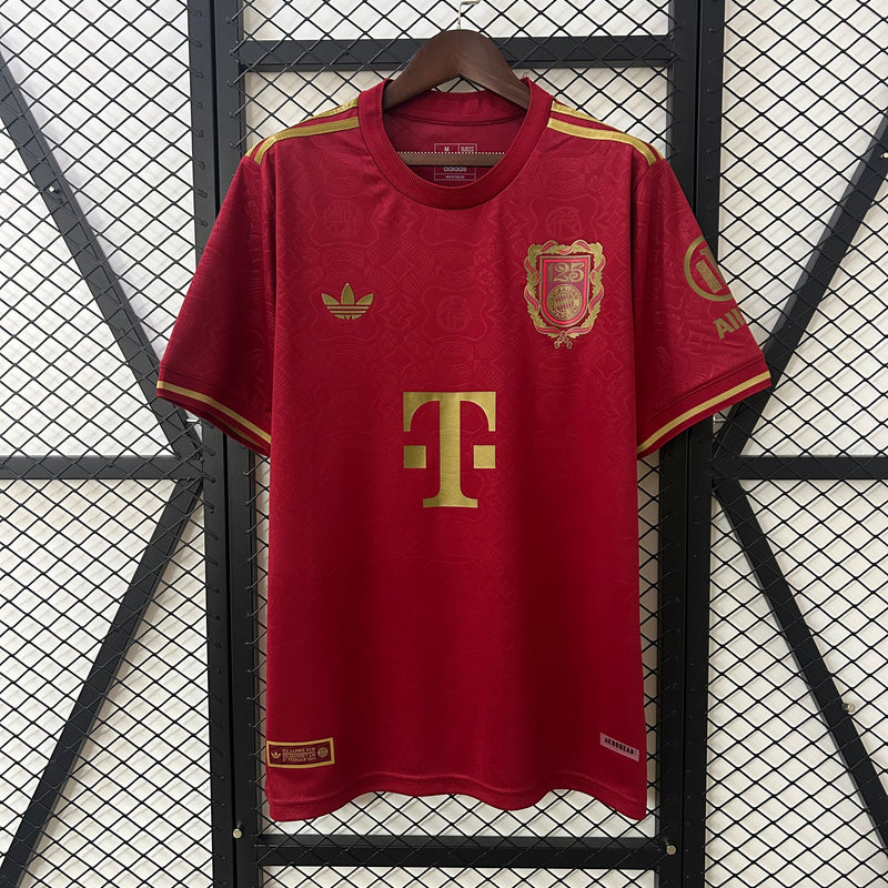 CAMISOLA BAYERN MUNICH EDIÇÃO 125 ANOS I 25/26 homem