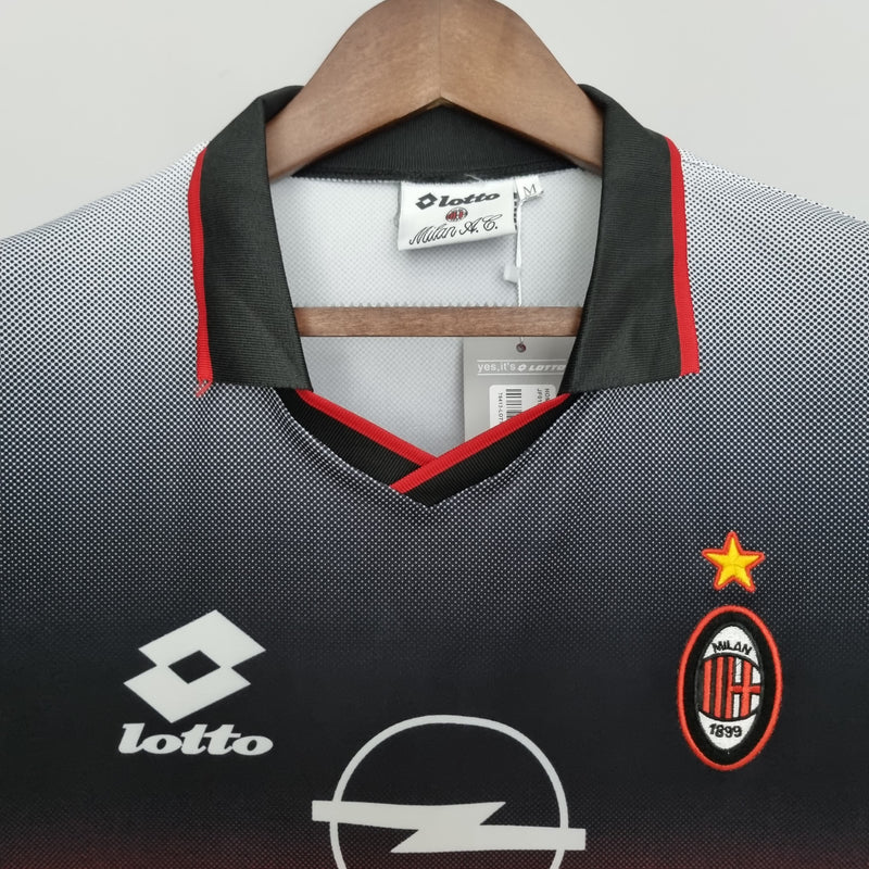 AC MILAN 95/96 TREINO II homem (RETRO)