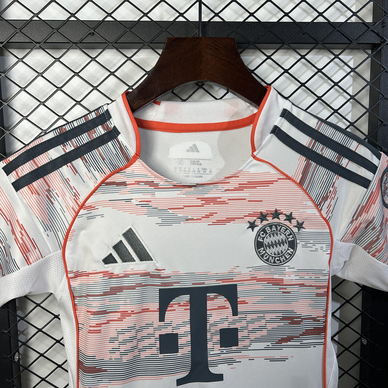 BAYERN DE MUNICH II 25/26 CONJUNTO INFANTIL