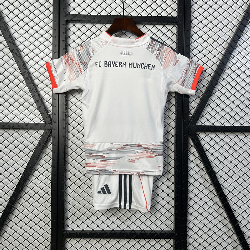 BAYERN DE MUNICH II 25/26 CONJUNTO INFANTIL
