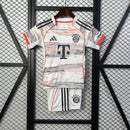 BAYERN DE MUNICH II 25/26 CONJUNTO INFANTIL