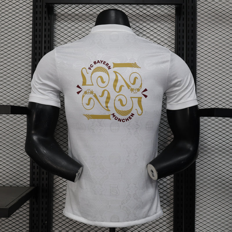 CAMISOLA BAYERN DE MUNICH EDIÇÃO 125 ANOS BRANCA 25/26 homem (VERSÃO JOGADOR)