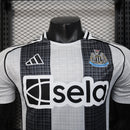 CAMISOLA NEWCASTLE l 25/26 homem (VERSÃO JOGADOR)